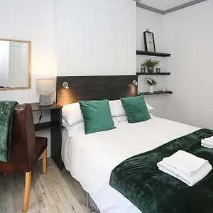 Hotel Oyo Queens Quarter